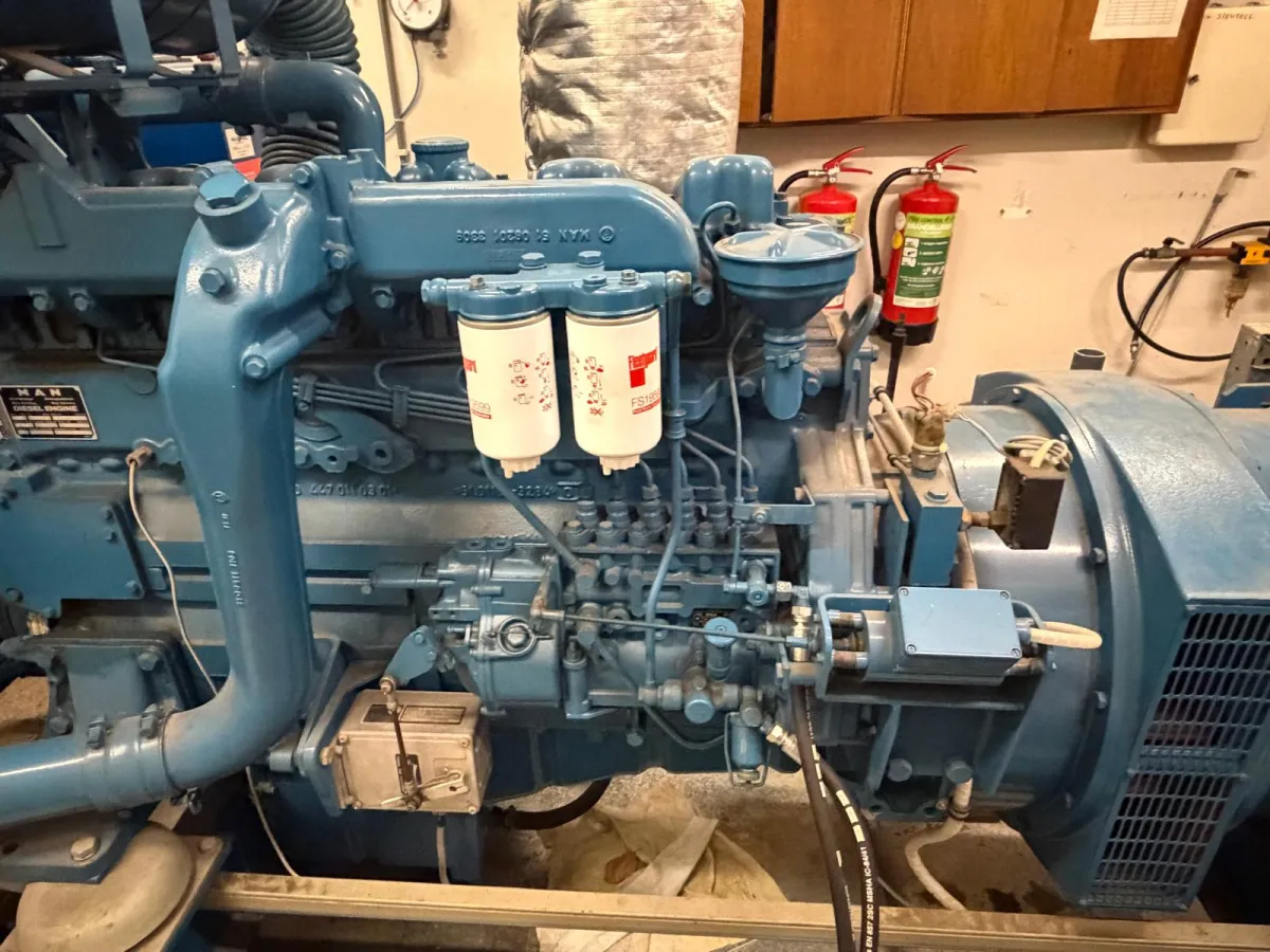 Stamford HC434E2 325 kVA AC Generator Set – 3-Phase, 380/220V, 50Hz