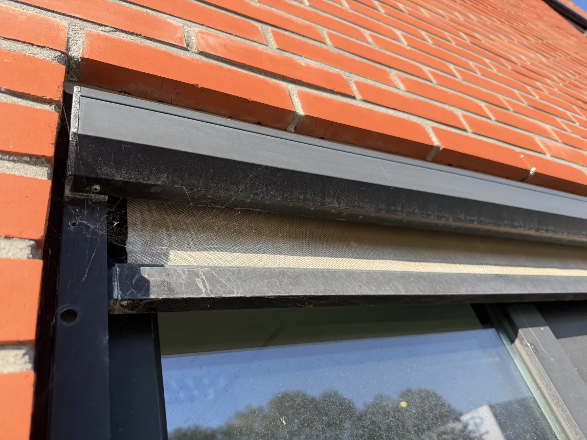 Anthracite/ black Aluminium frame with Windows with Roller Shutter